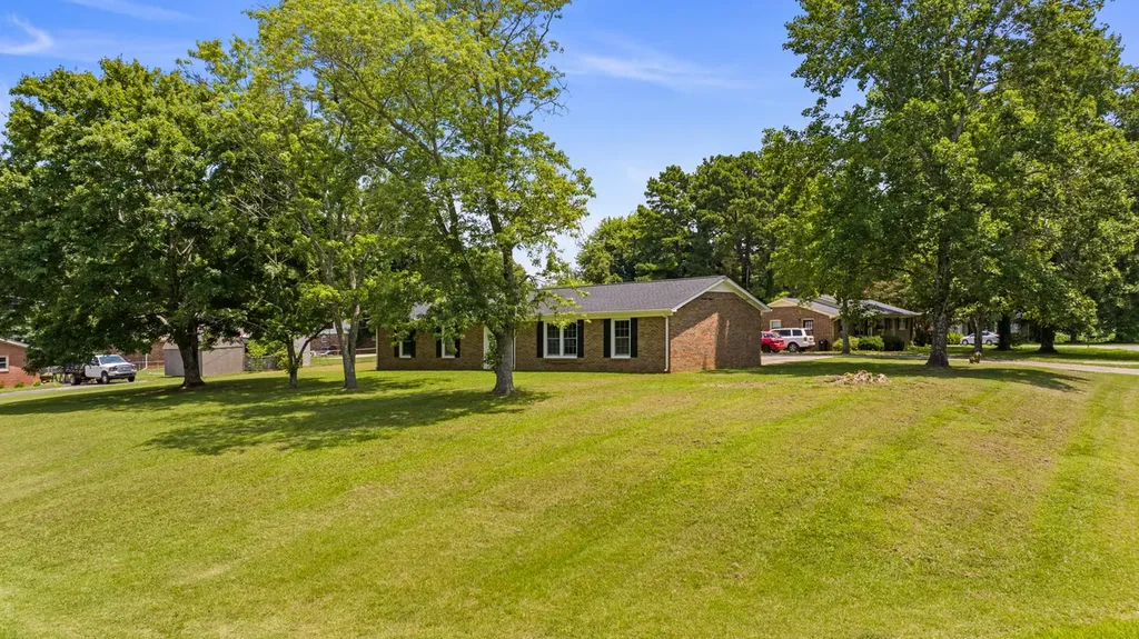 4 Park Street Fayetteville TN 37334
