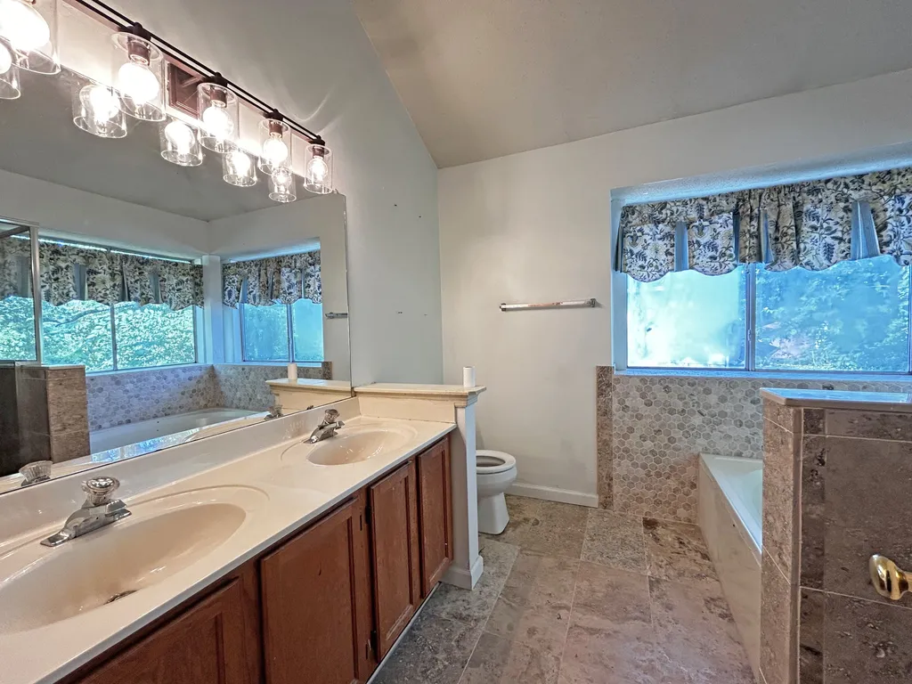 1717 Ridgemere Court Hermitage TN 37076