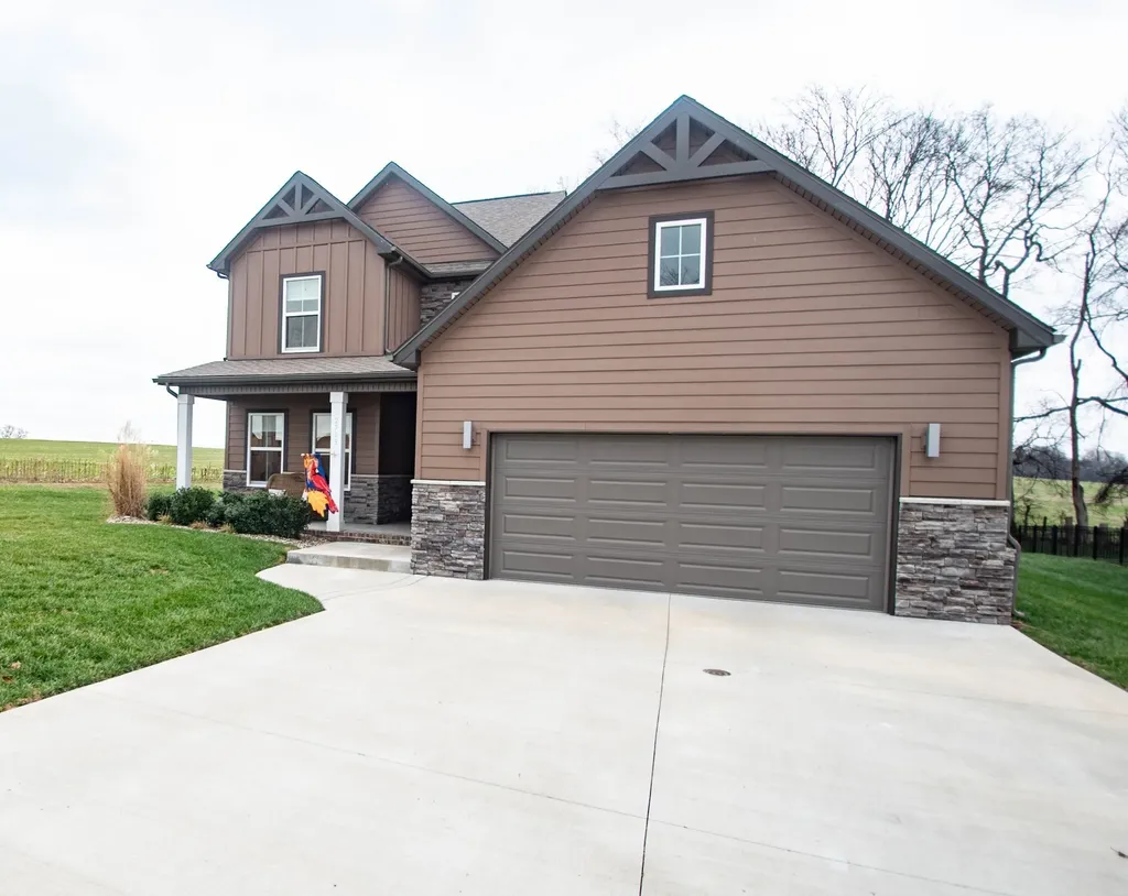 2709 Remington Trace Clarksville TN 37043