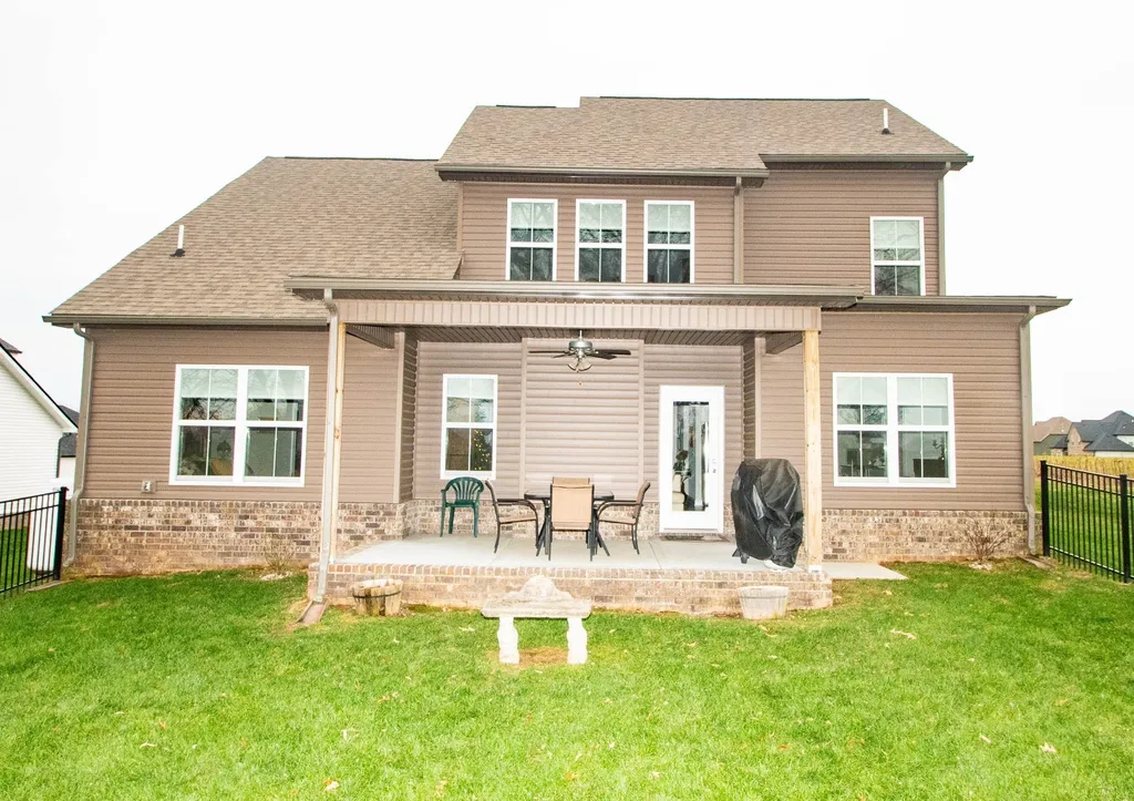 2709 Remington Trace Clarksville TN 37043