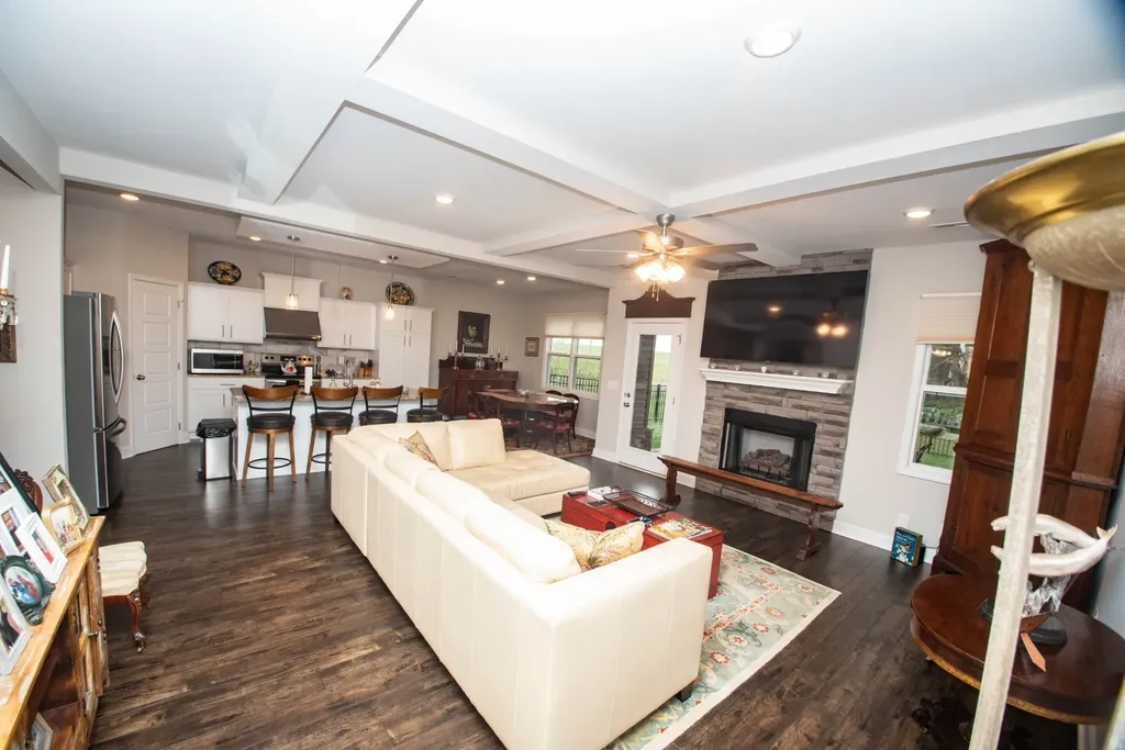 2709 Remington Trace Clarksville TN 37043