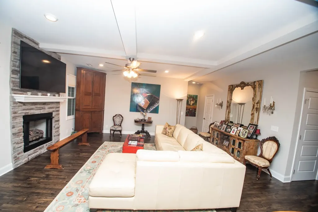 2709 Remington Trace Clarksville TN 37043