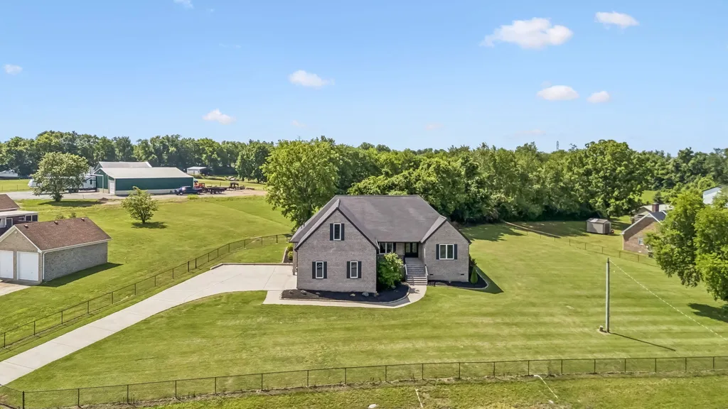 1001 Lock 4 Road Gallatin TN 37066