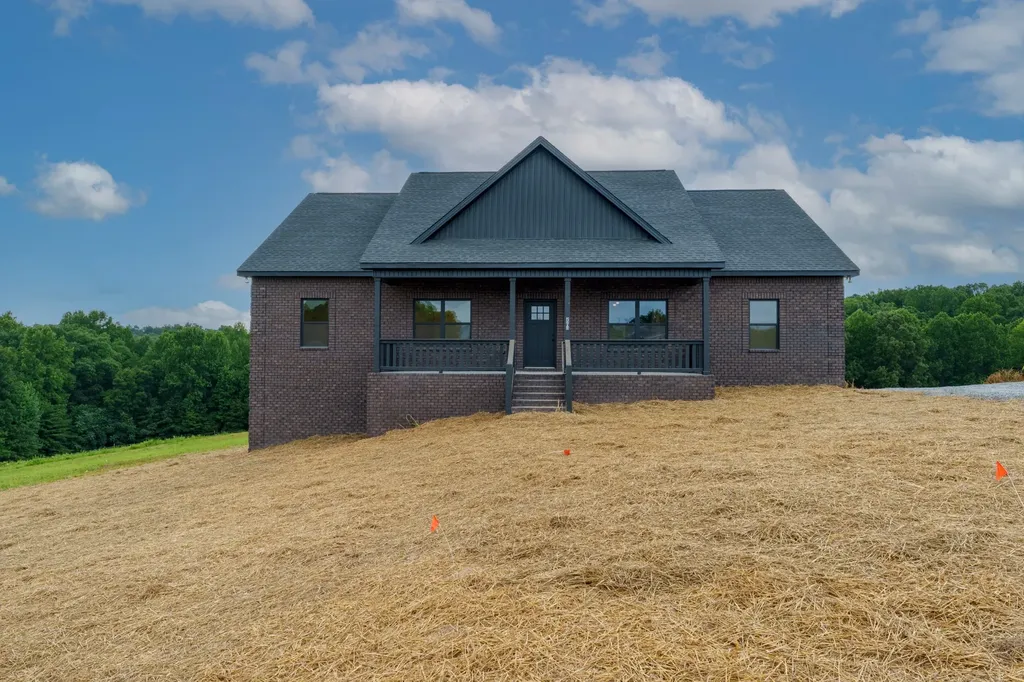 2010 Lafayette Road Red Boiling Springs TN 37150