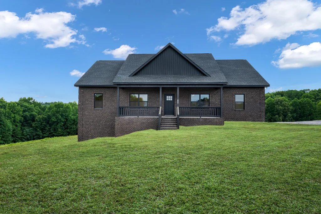 2010 Lafayette Road Red Boiling Springs TN 37150