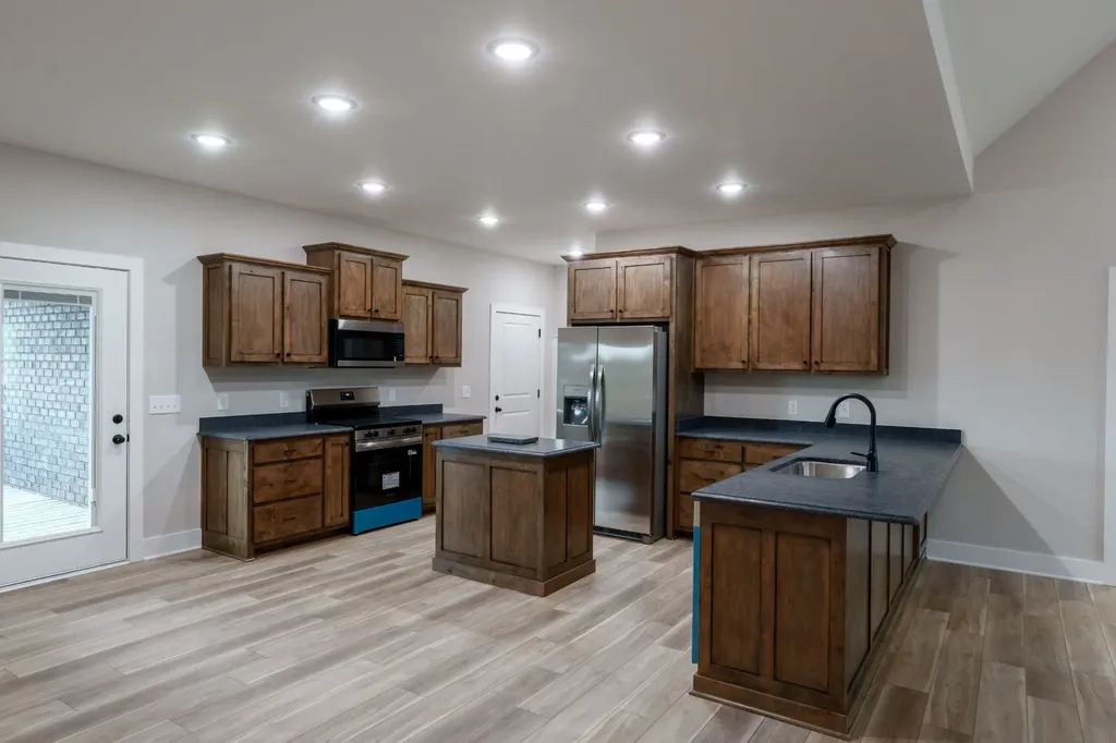 2010 Lafayette Road Red Boiling Springs TN 37150