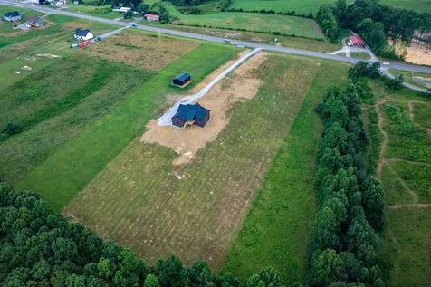 2010 Lafayette Road Red Boiling Springs TN 37150