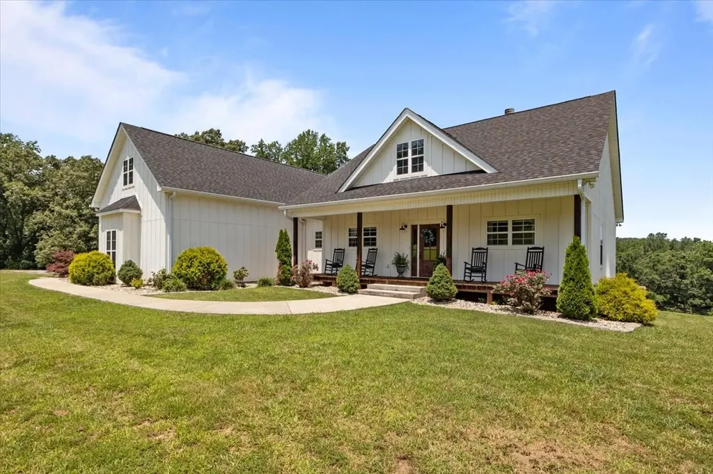 4251 Spring Valley Road Cumberland City TN 37050