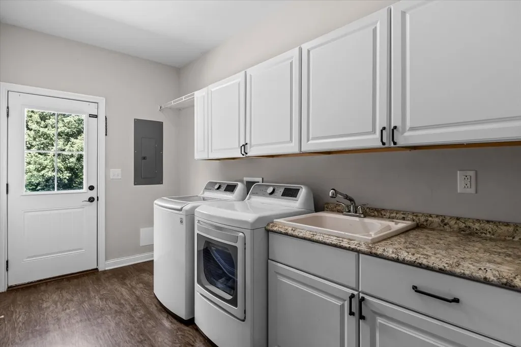 4251 Spring Valley Road Cumberland City TN 37050