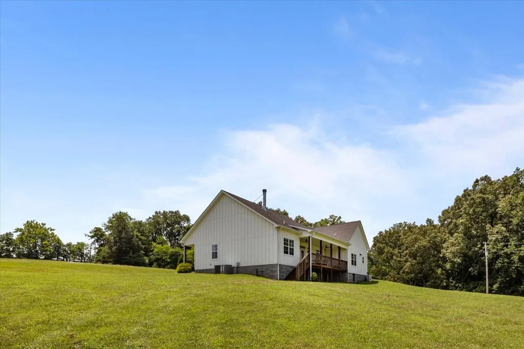 4251 Spring Valley Road Cumberland City TN 37050