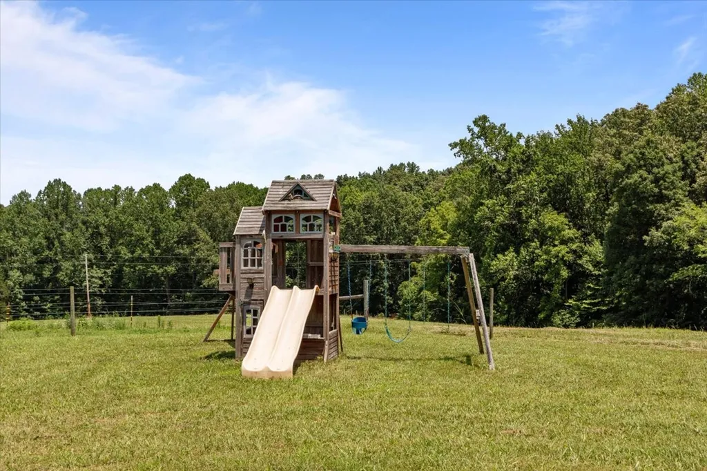 4251 Spring Valley Road Cumberland City TN 37050