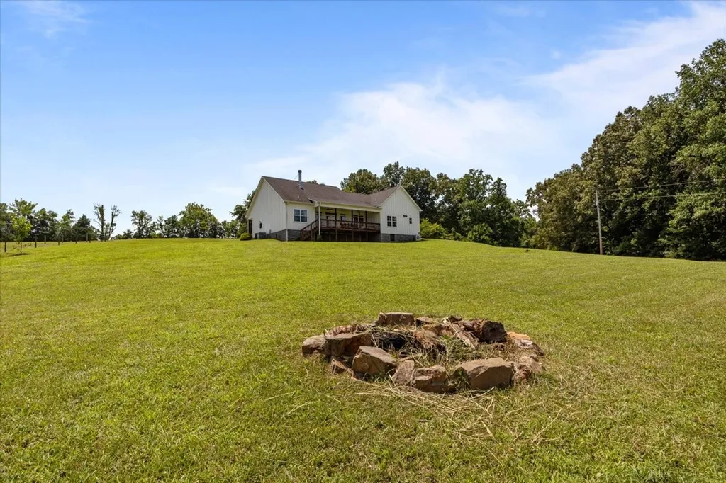 4251 Spring Valley Road Cumberland City TN 37050