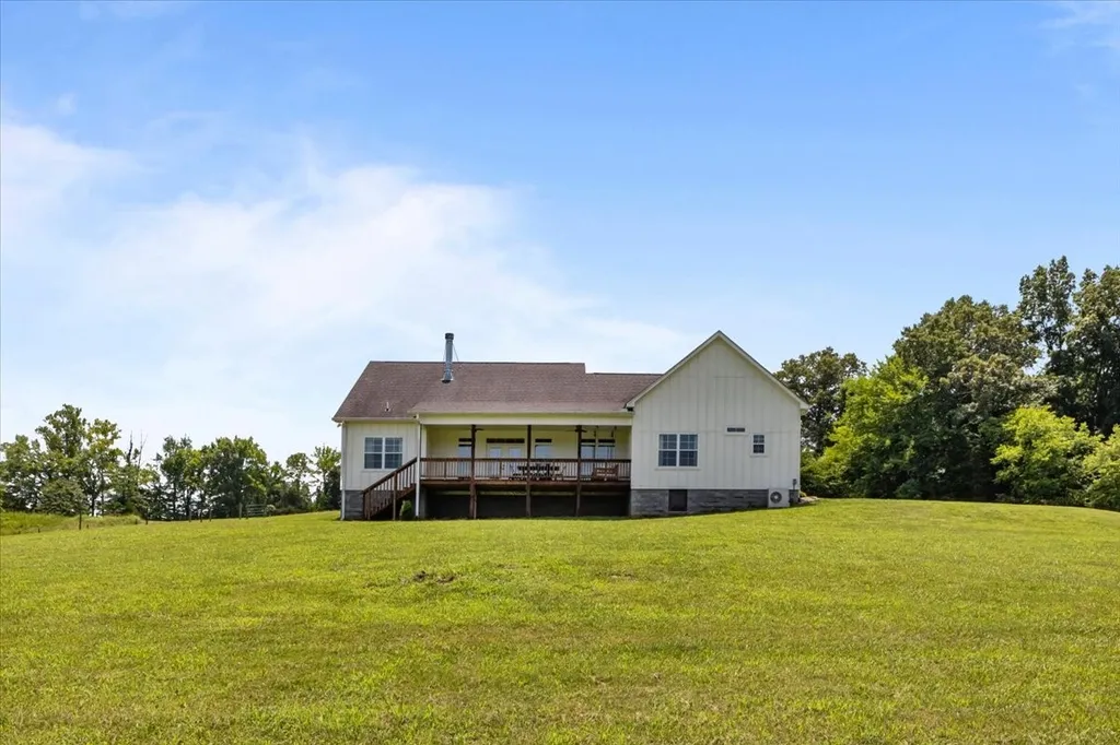 4251 Spring Valley Road Cumberland City TN 37050