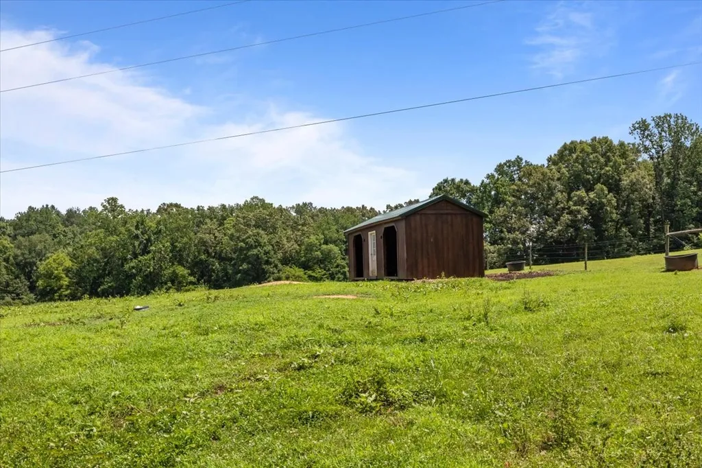 4251 Spring Valley Road Cumberland City TN 37050