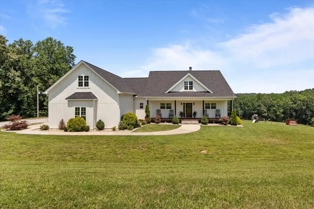 4251 Spring Valley Road Cumberland City TN 37050