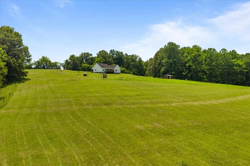 4251 Spring Valley Road Cumberland City TN 37050