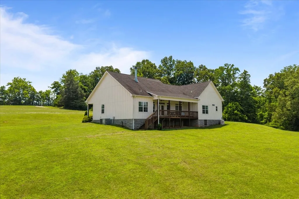4251 Spring Valley Road Cumberland City TN 37050