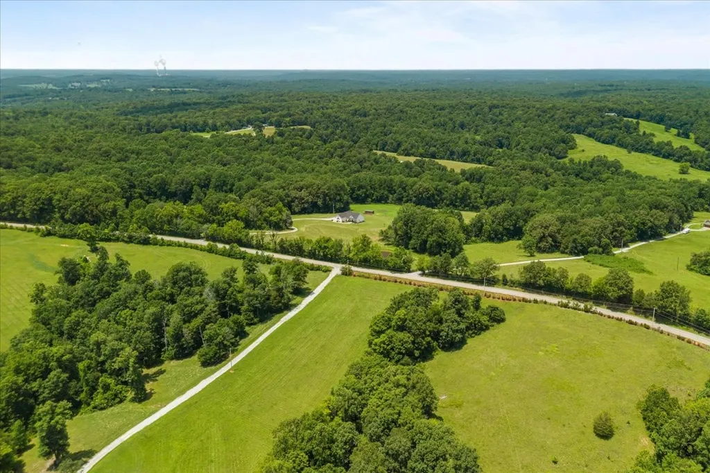 4251 Spring Valley Road Cumberland City TN 37050