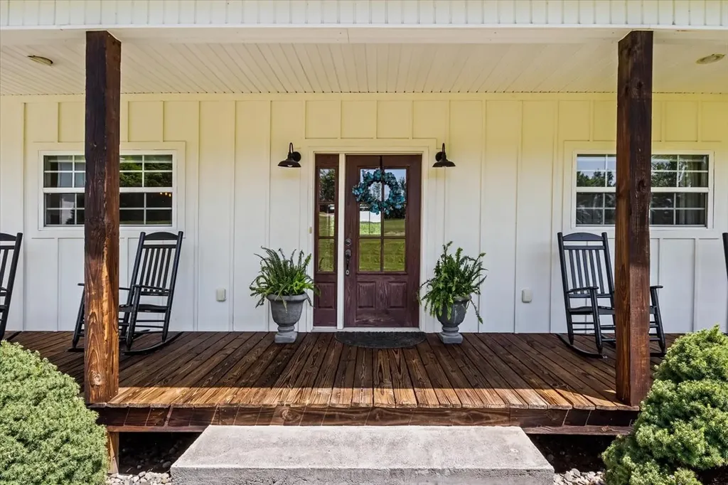 4251 Spring Valley Road Cumberland City TN 37050