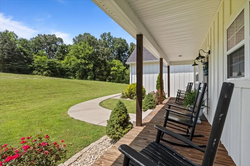 4251 Spring Valley Road Cumberland City TN 37050