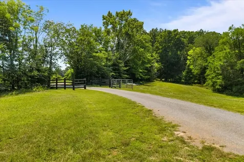 4251 Spring Valley Road Cumberland City TN 37050