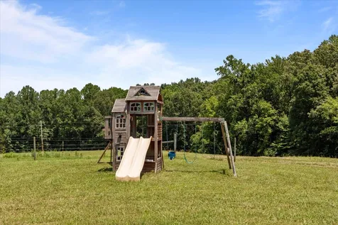 4251 Spring Valley Road Cumberland City TN 37050