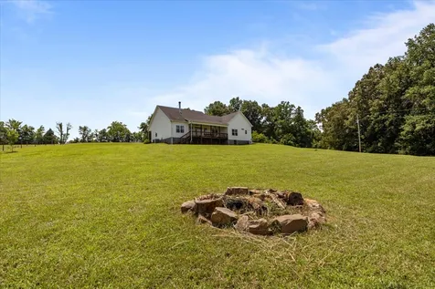 4251 Spring Valley Road Cumberland City TN 37050