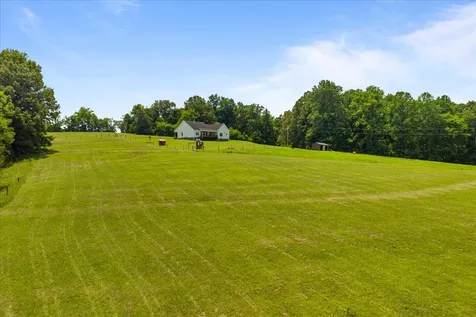 4251 Spring Valley Road Cumberland City TN 37050