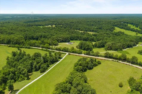 4251 Spring Valley Road Cumberland City TN 37050