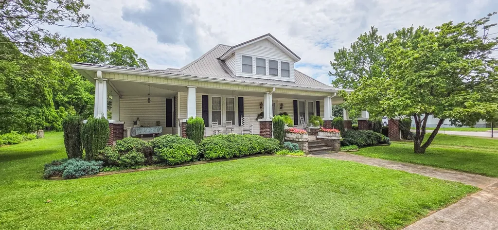 303 E Main Street Decherd TN 37324