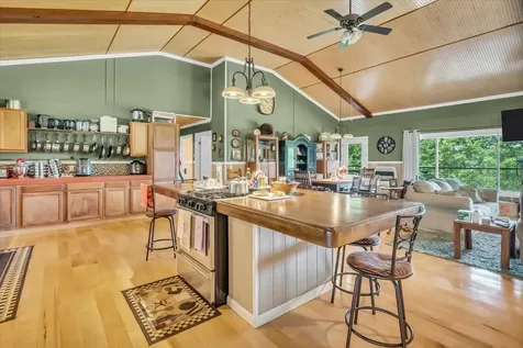 5688 Burkett Chapel Road Whitwell TN 37397