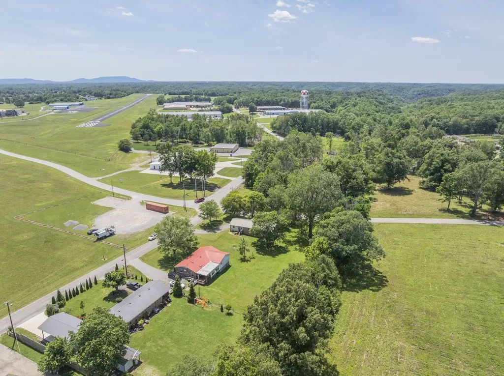 932 Coconut Ridge Road Smithville TN 37166