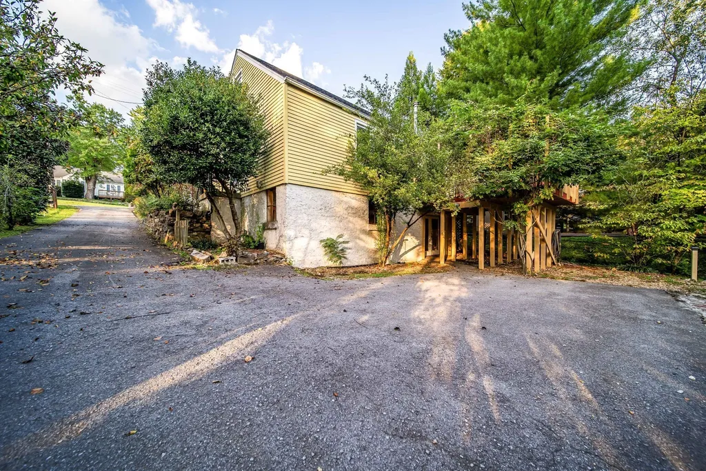 1315 Saturn Drive Nashville TN 37217