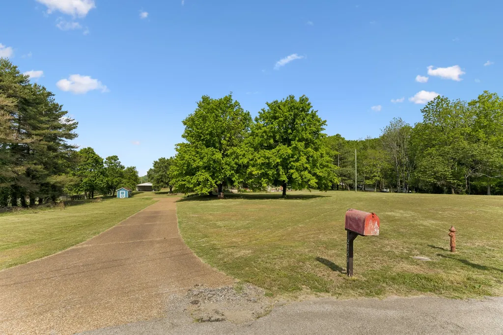 2751 Standing Oak Drive Thompsons Station TN 37179