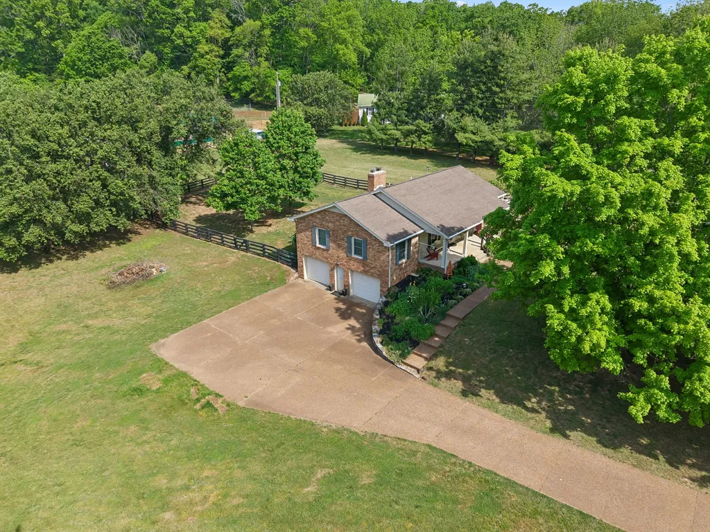 2751 Standing Oak Drive Thompsons Station TN 37179