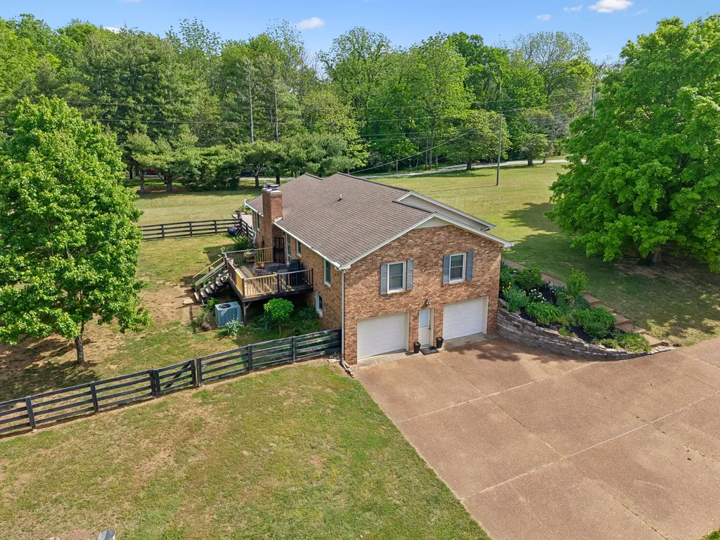 2751 Standing Oak Drive Thompsons Station TN 37179