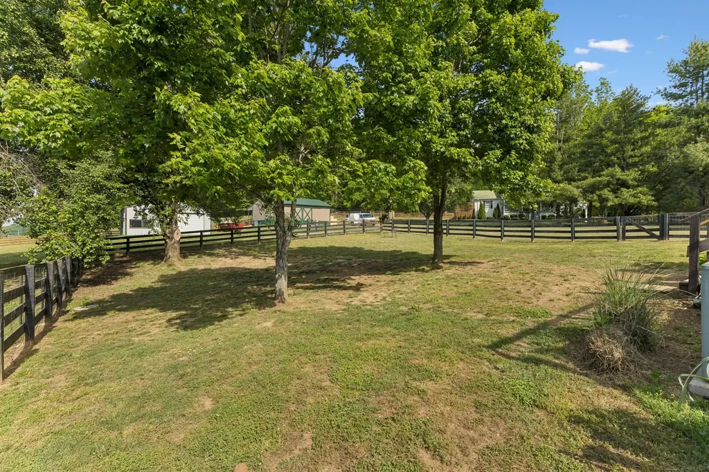 2751 Standing Oak Drive Thompsons Station TN 37179