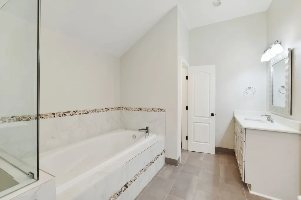 5909 Old Harding Pike Nashville TN 37205
