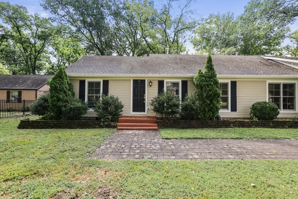 5909 Old Harding Pike Nashville TN 37205