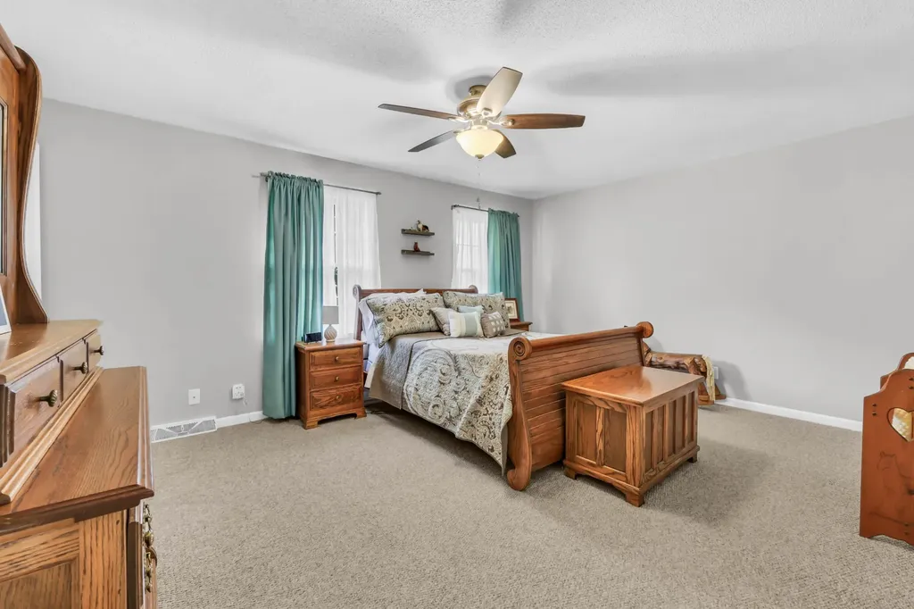 2172 Memorial Drive Clarksville TN 37043