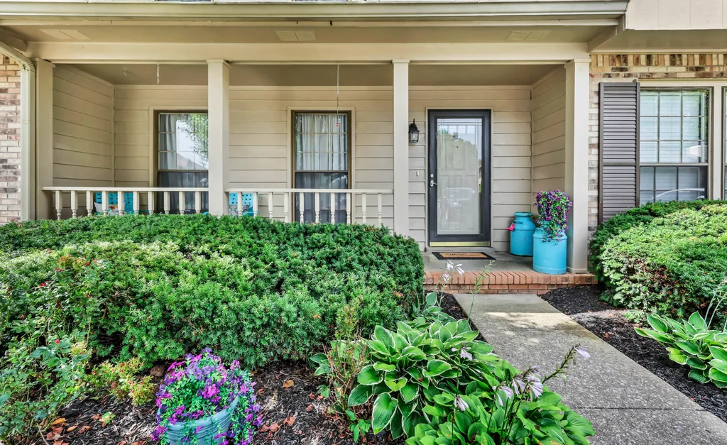 2172 Memorial Drive Clarksville TN 37043
