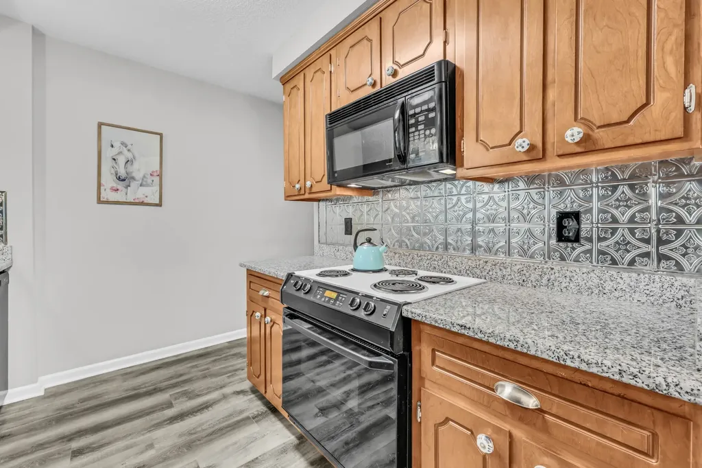 2172 Memorial Drive Clarksville TN 37043
