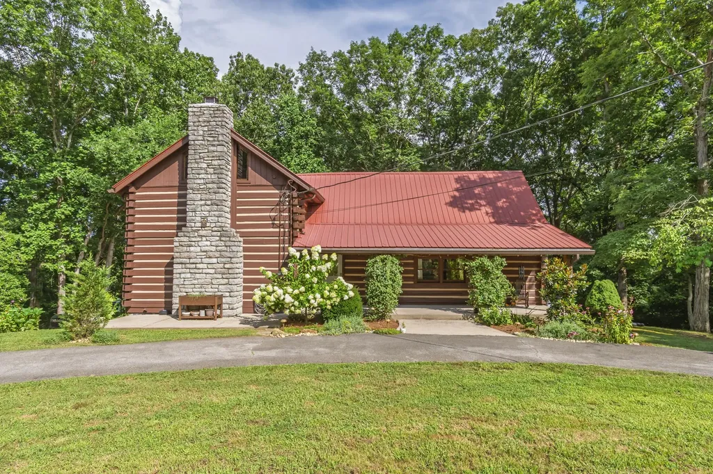 3608 Sams Creek Road Pegram TN 37143