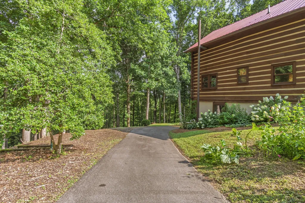3608 Sams Creek Road Pegram TN 37143