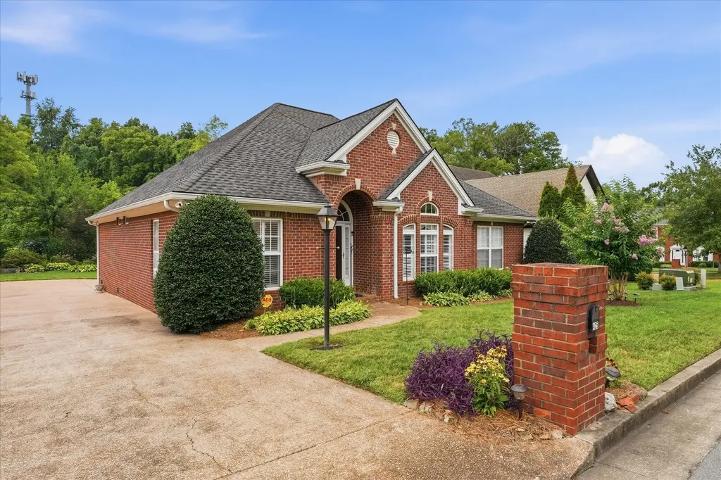 425 Wellington Square Nashville TN 37214