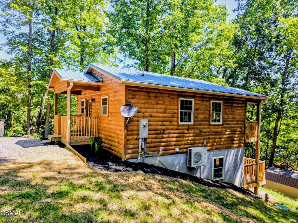 125 Deer Run Way Dandridge TN 37725