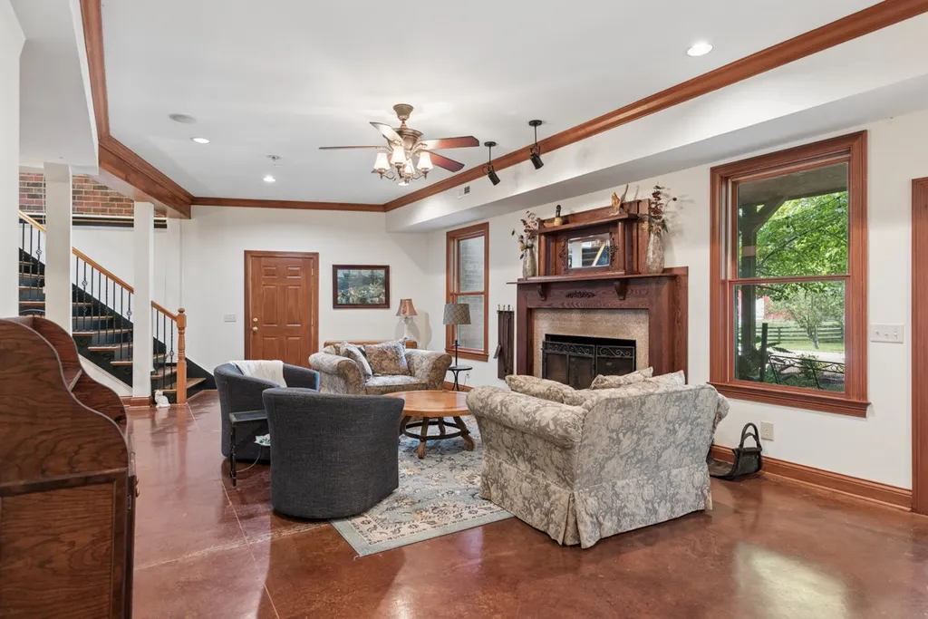 517 Collier Lane Gallatin TN 37066