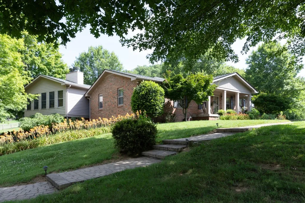 517 Collier Lane Gallatin TN 37066