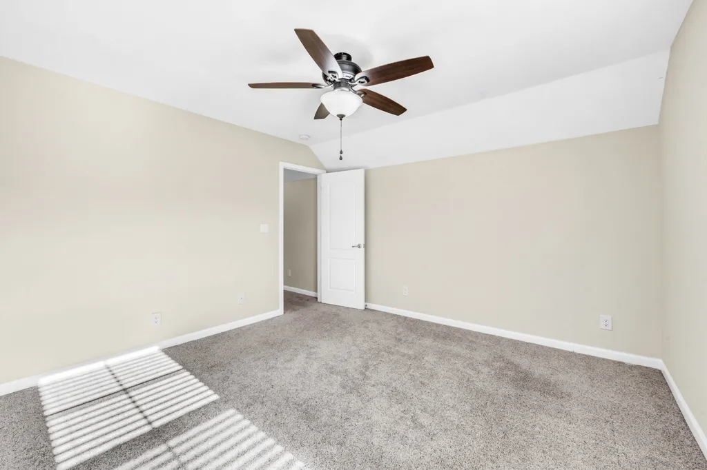 184 Whitman Alley Clarksville TN 37043