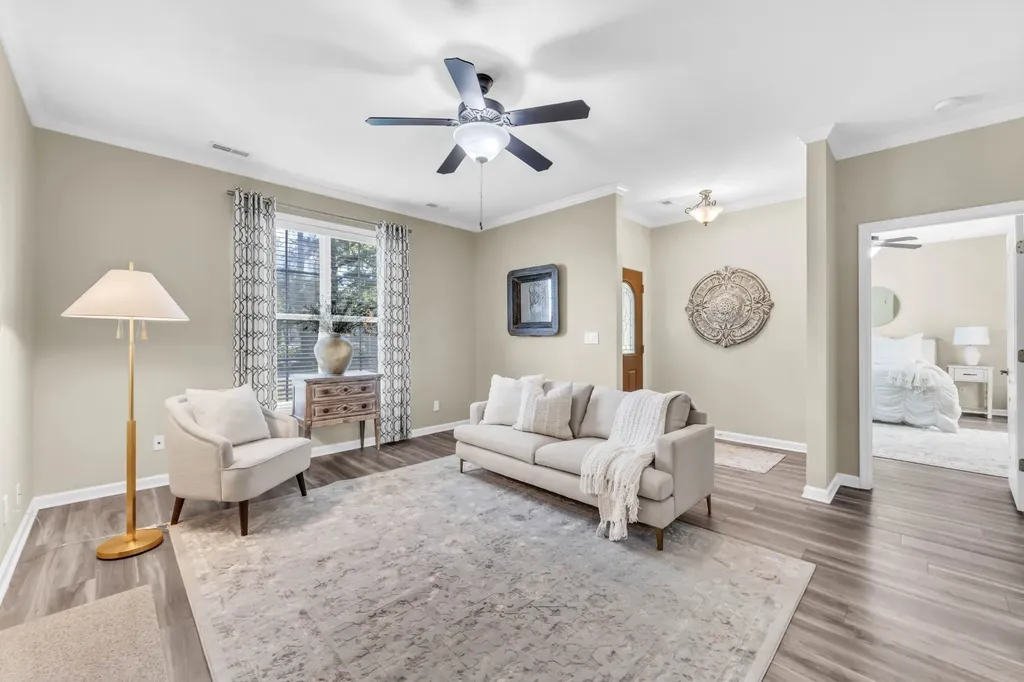 184 Whitman Alley Clarksville TN 37043